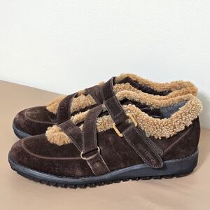 Stuart Weitzman Fur Lined Shoe Boots 8 Chocolate Brown Suede Cozy-Chic Cabincore